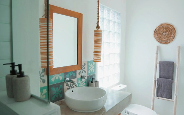 Seaesta Komodo Hotel & Hostel