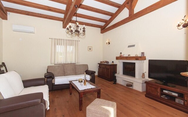 Nice Home in Vodnjan With Wifi and 4 Bedrooms