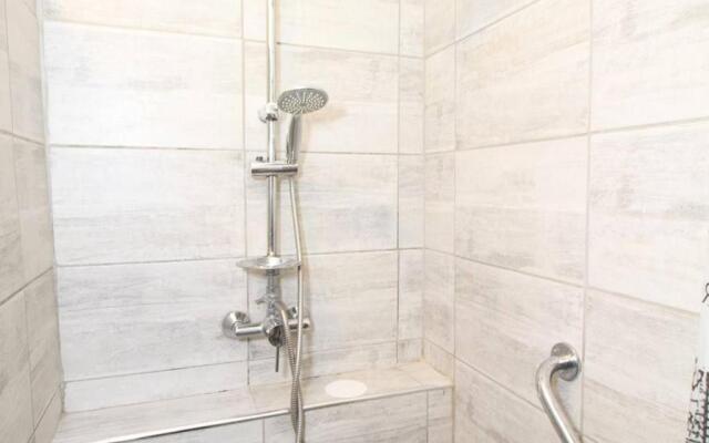 Appartement Balaruc-les-Bains, 1 pièce, 2 personnes - FR-1-553-120