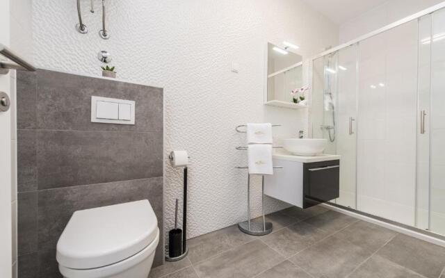 Villa Magnifica Penthouse with Jacuzzi