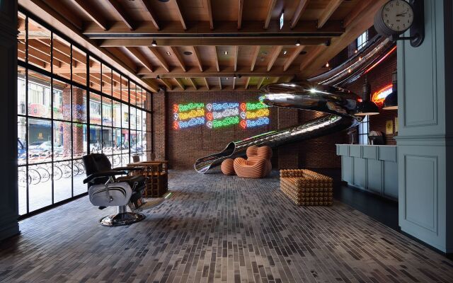 Red Dot Hotel