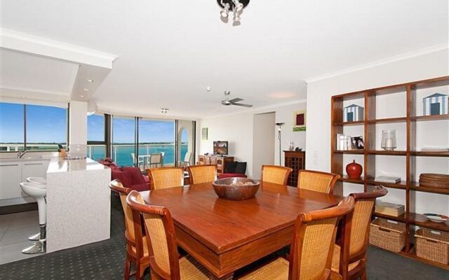 Beaconlea Tower Apartments