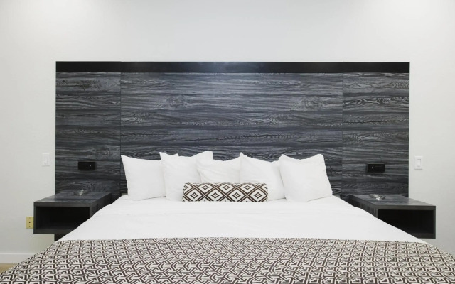 Sapphire Inn and Suites