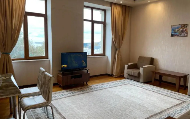 Gloriya Boulevard Apartment