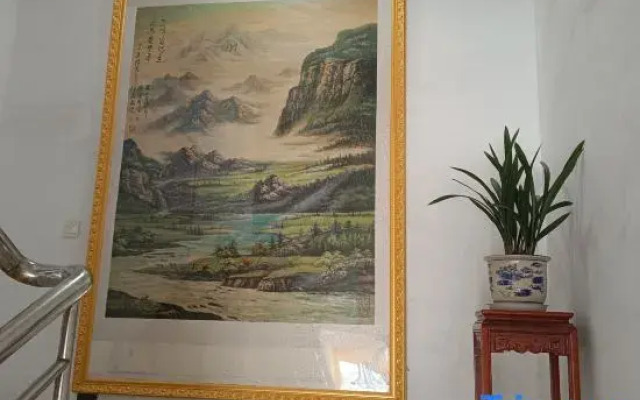 Yifeng Materials Hotel