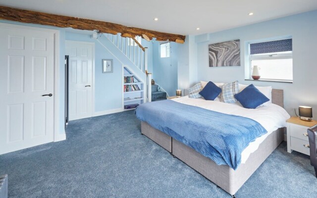 Host Stay Fairview House