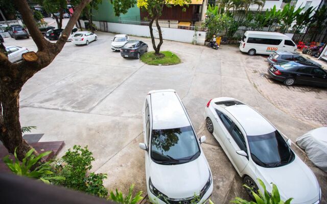 Stay With Hug Poshtel & Activities