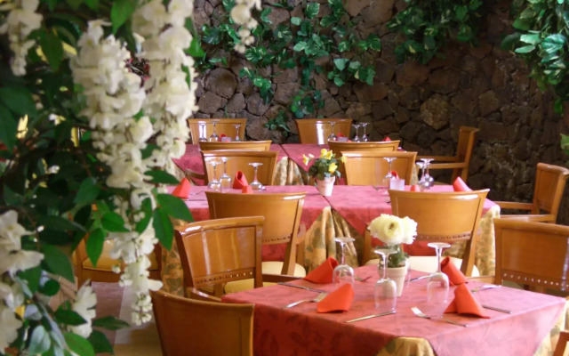 Montana Club Suite Hotel