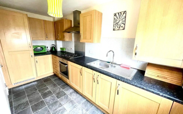 Lakeside Stylish 3 Bedroom House