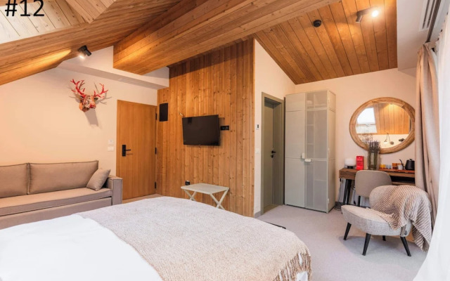 The Pines Bucegi Lodge