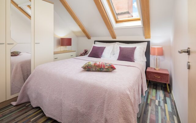 Romantic apartment in the attic