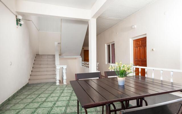 Lita Guest House