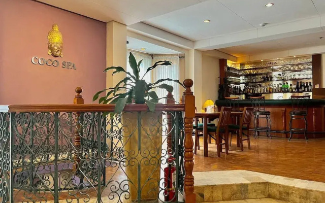 Coco Grande Hotel