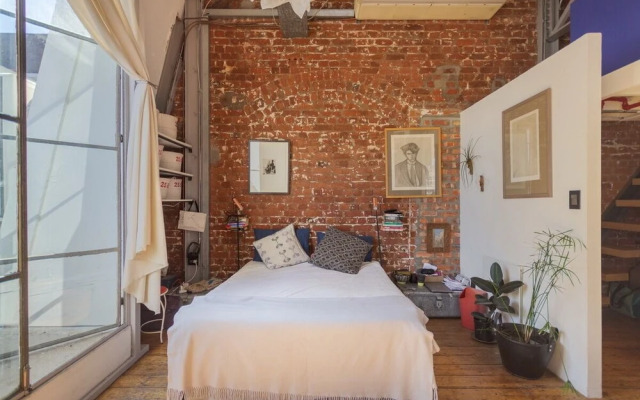 Wolroy House 405 by CTHA