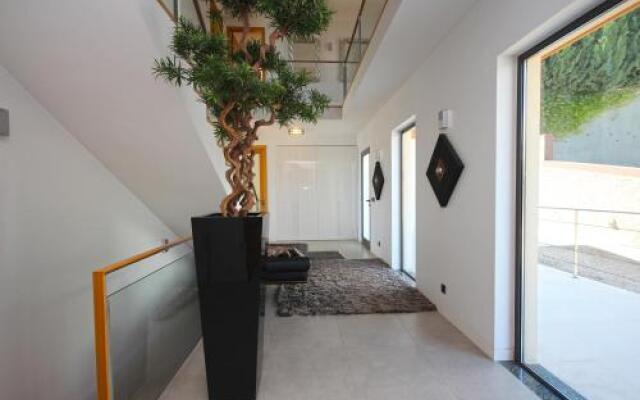 Villa Solmar by HR Madeira