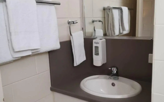 Nambour Lodge Motel