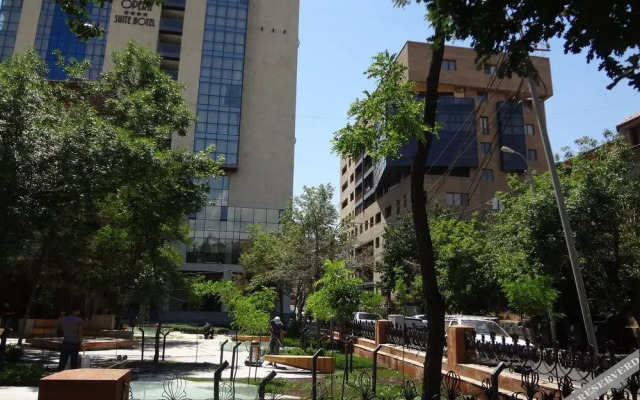 Lux Central Apartments