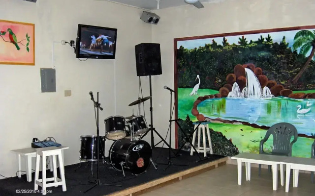 DeMontevin Lodge Hotel