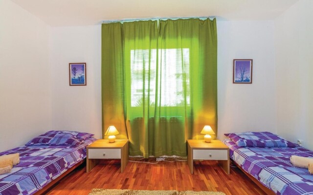 Beautiful Home in Dramalj With Wifi and 4 Bedrooms