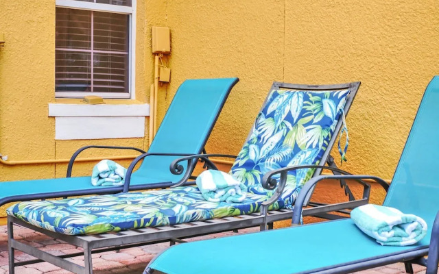 Family Oasis, Cozy Retreat With Bunk Room