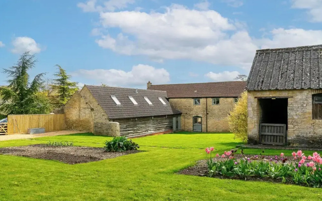 Stunning Barn Conversion - Rural Setting