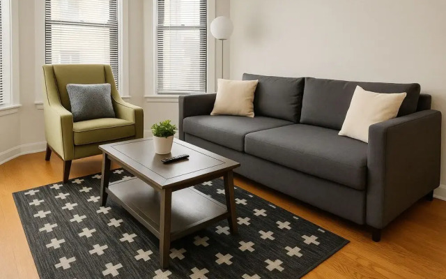 2BR Living - Halsted rep