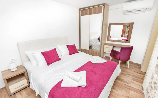 Apartments Mezini 11