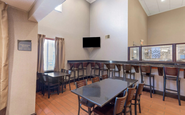 Best Western Plus Russellville Hotel & Suites