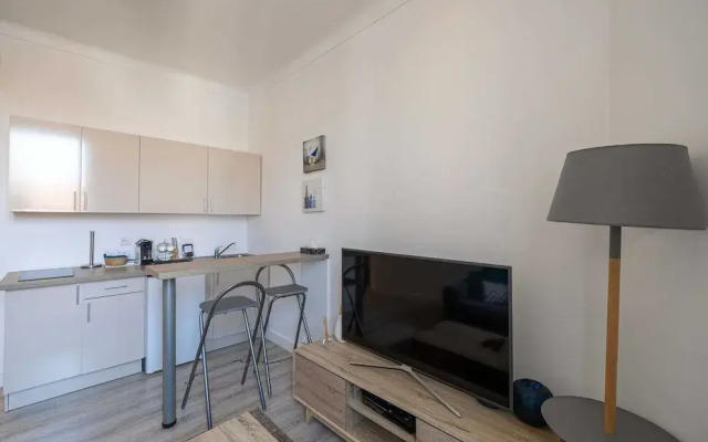 Beautiful Renovated Apartment - Carre D'or - 1br/2p