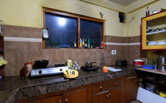OYO 14257 Home Pleasant Family Studio at Prini