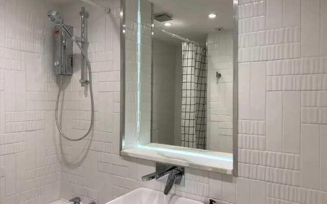 Leith Street Suite