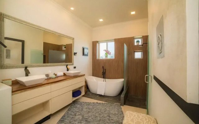 Bella Vista 4A 3 bdr 3 Bath Ocean View