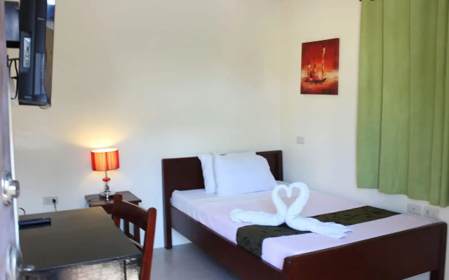 Blue Lagoon Inn & Suites