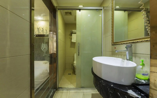 Beiwan Hotel (Liugouyu Subway Station)