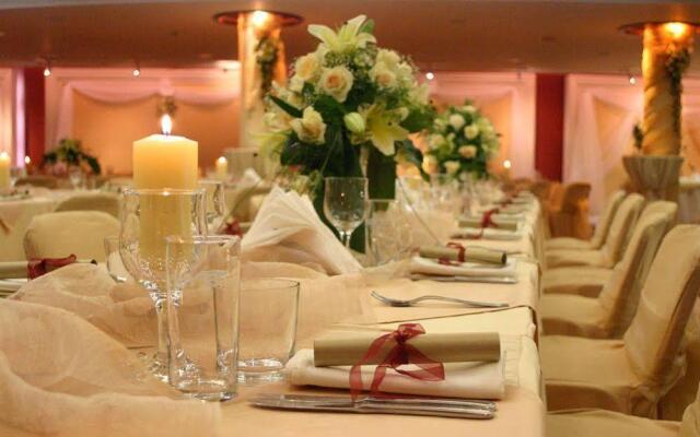 Maxi Park Hotel & Spa