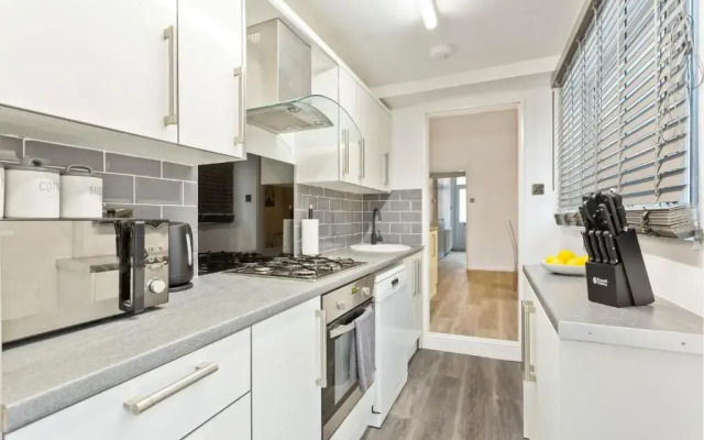 Spacious & Central Entire Home