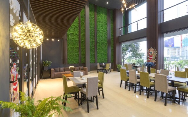 Capital O 1200 Salem Riverside Hotel