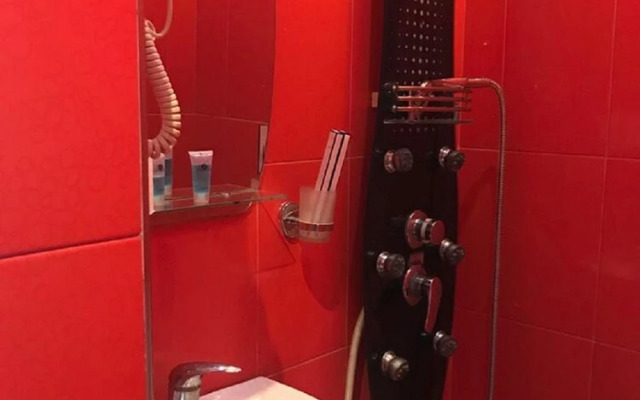 David L Hotel