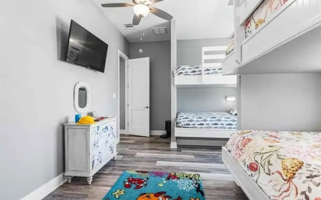 4 Biscayne 4 Bedroom Home by RedAwning