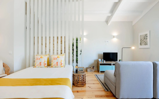 Porto Downtown Studio with Balcony