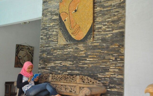 Watusaman Homestay By The Grand Java