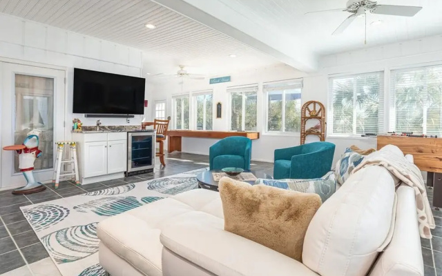 Hang Ten by Tybee Vacation Rentals