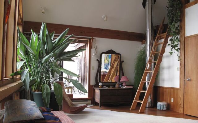 Serenity by the Sea Retreat B&B