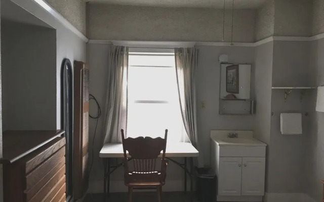 Hotel 2TwentyOne - Hostel