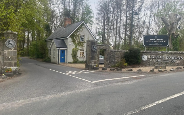 3 The Courtyard Castle Dargan