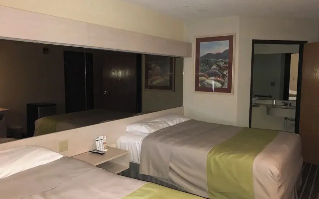 Chadron Inn & Suites