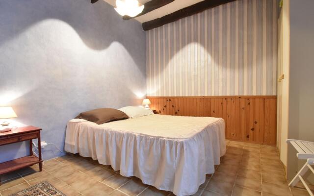 Quaint Home in Berbiguieres, Valley of the Castles at 15min