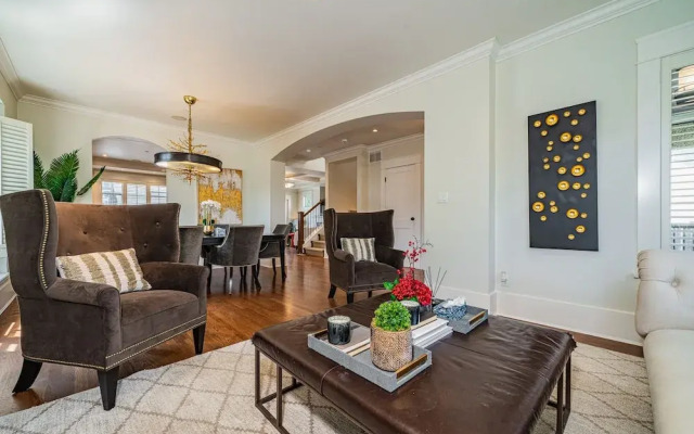 Elegant & Cozy Escape West Vancouver