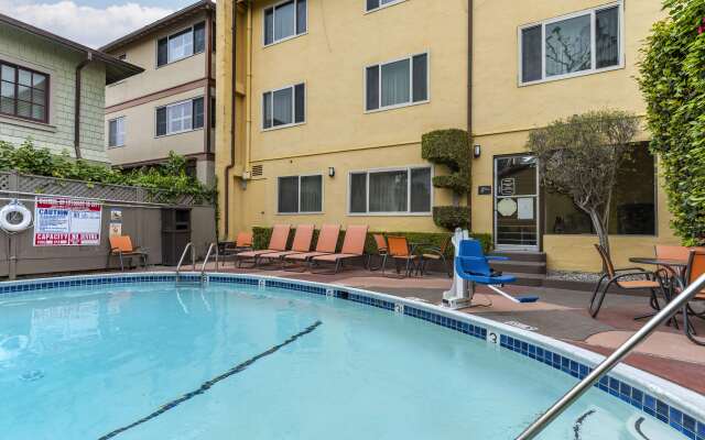 Best Western Carmel's Town House Lodge