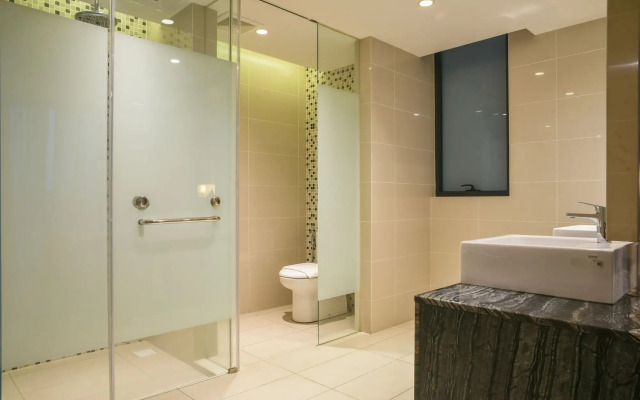 D'Majestic Place by Widebed